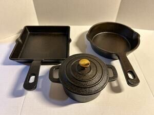 Crofton Mini Cast Iron Cookware 3-Piece Lot – Skillets + Dutch Oven Reseasoned